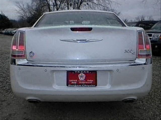 Chrysler 300C 2011 photo 4