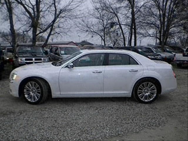 Chrysler 300C 2011 photo 5