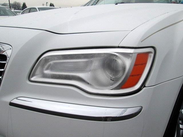 Chrysler 300C 2011 photo 5