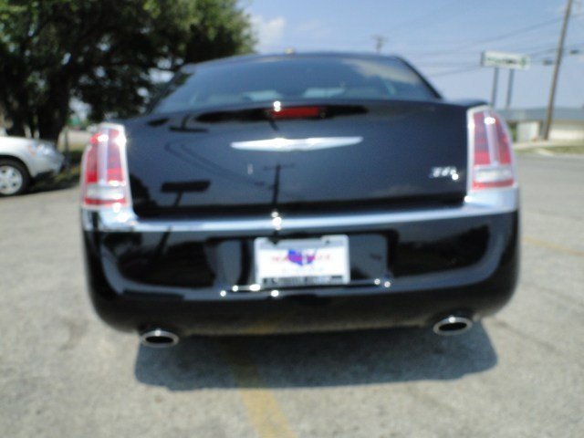 Chrysler 300C 2011 photo 5