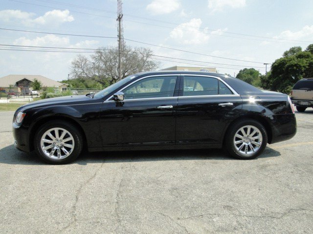 Chrysler 300C 2011 photo 3