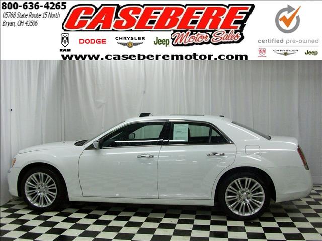 Chrysler 300C 2011 photo 1