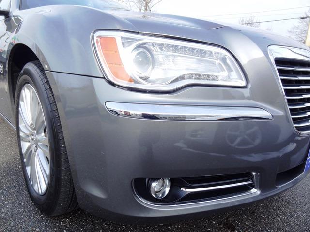 Chrysler 300C 2012 photo 4