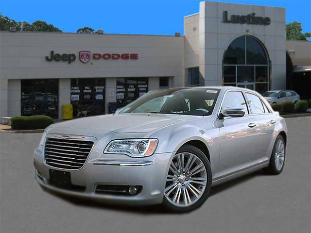 Chrysler 300C 2012 photo 0