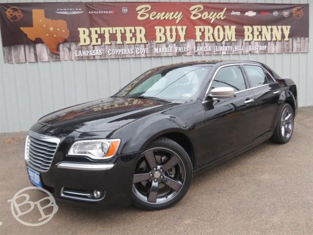 Chrysler 300C 2012 photo 2