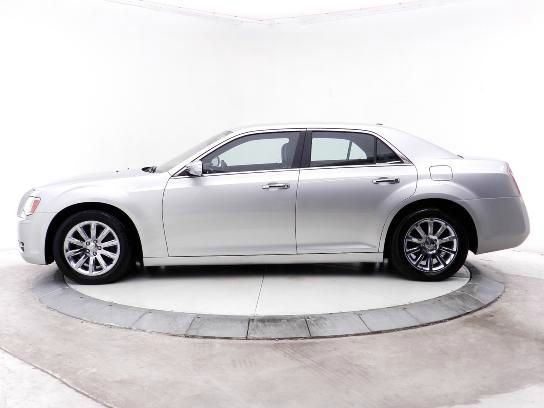 Chrysler 300C 2012 photo 1