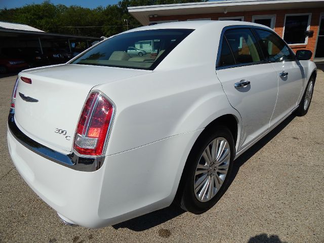 Chrysler 300C 2013 photo 4