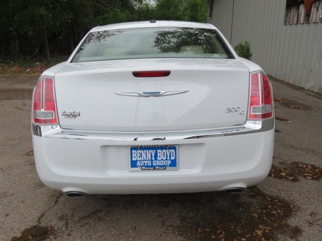 Chrysler 300C 2013 photo 4