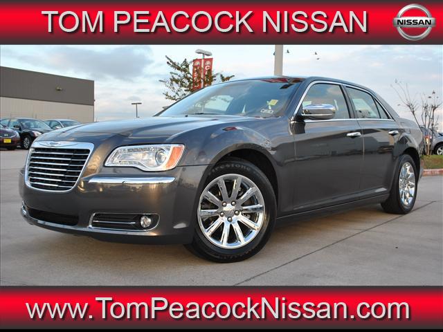 Chrysler 300C 2013 photo 2