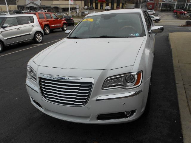 Chrysler 300C 2013 photo 4