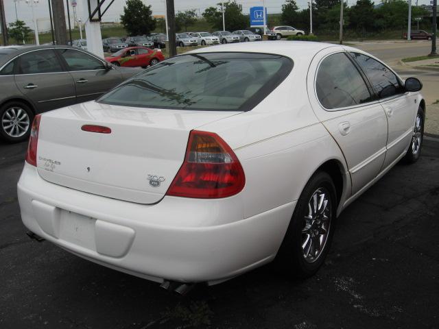 Chrysler 300M 2002 photo 2