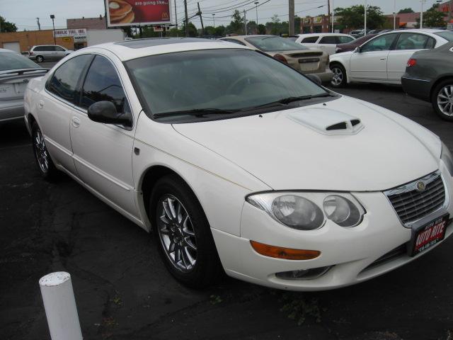 Chrysler 300M 2002 photo 3