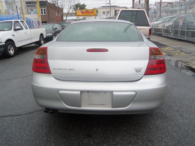 Chrysler 300M 2003 photo 2