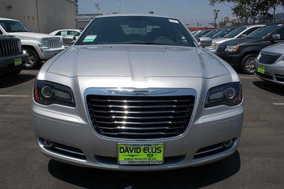 Chrysler 300S 2012 photo 4