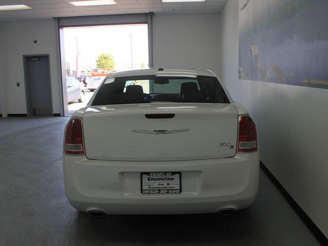 Chrysler 300S 2013 photo 3