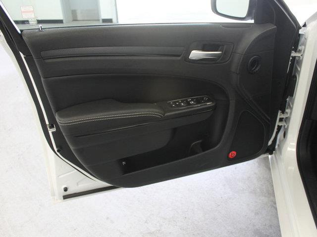 Chrysler 300S 2013 photo 4