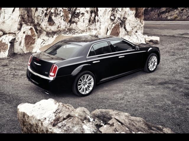 Chrysler 300S 2013 photo 9