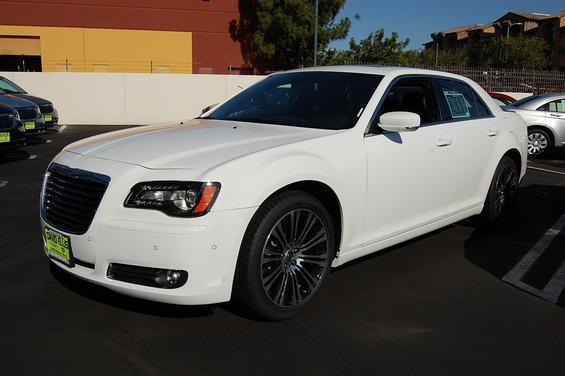 Chrysler 300S 2013 photo 2