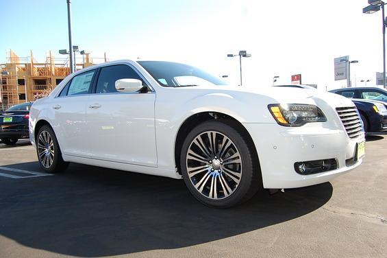 Chrysler 300S 2013 photo 4