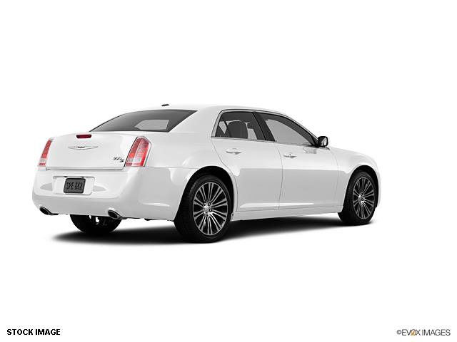 Chrysler 300S 2013 photo 7