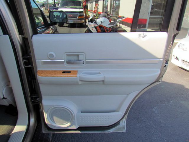 Chrysler Aspen 2007 photo 7