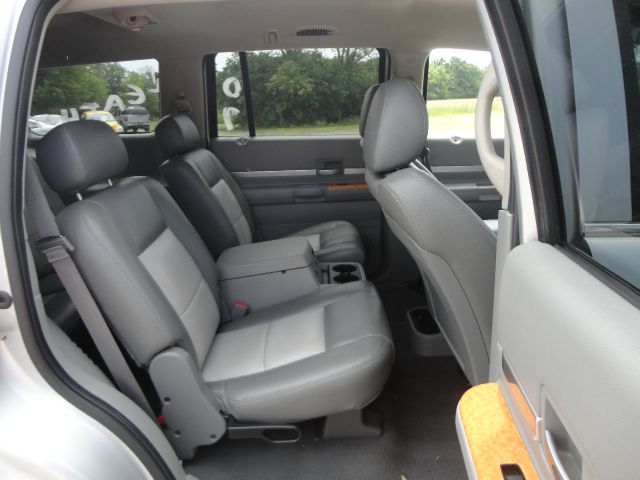 Chrysler Aspen 2007 photo 9