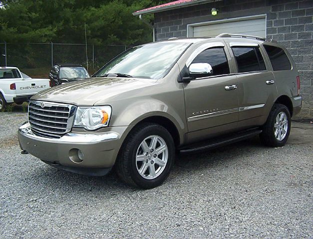 Chrysler Aspen 2007 photo 2