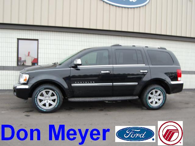 Chrysler Aspen SLT 25 Sport Utility