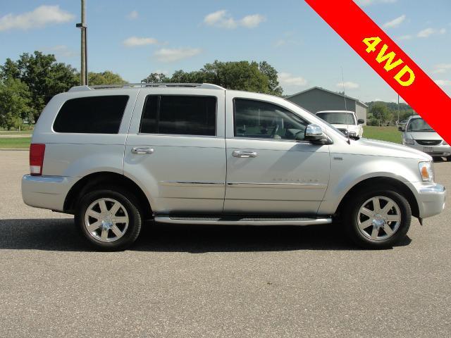 Chrysler Aspen SLT 25 Sport Utility