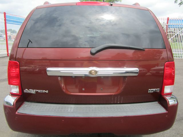 Chrysler Aspen 2008 photo 4