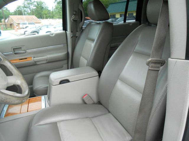 Chrysler Aspen 2008 photo 2