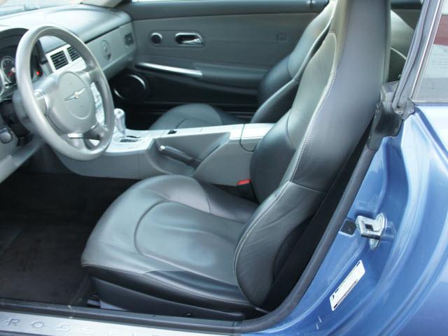 Chrysler Crossfire 2006 photo 2