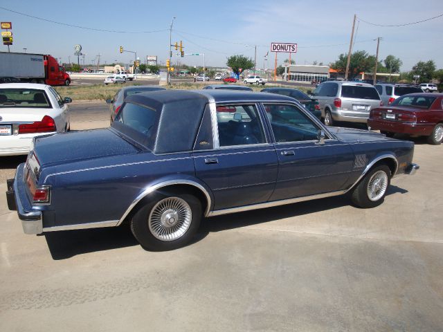 Chrysler Fifth Avenue 1987 photo 2