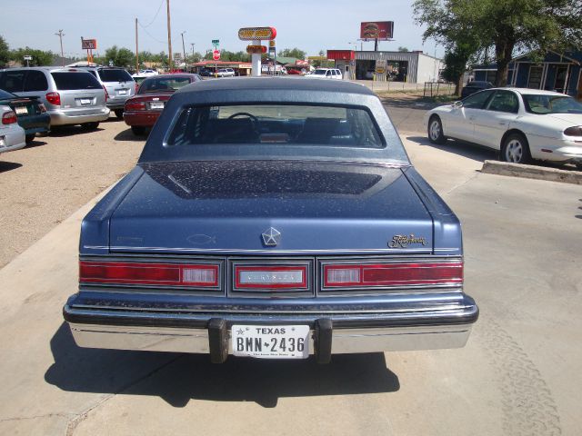 Chrysler Fifth Avenue 1987 photo 4