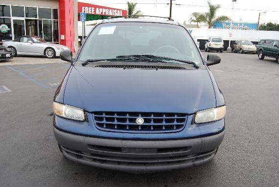 Chrysler Grand Voyager 2000 photo 1