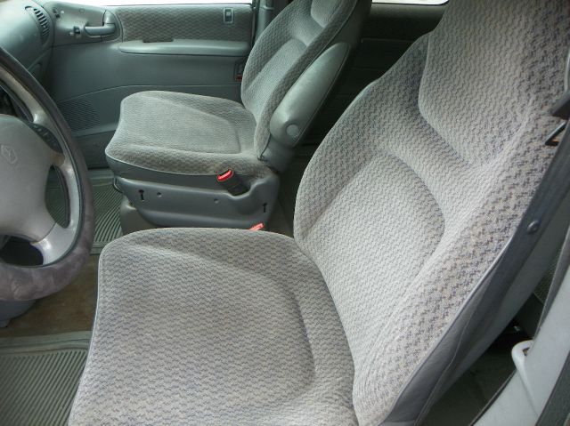 Chrysler Grand Voyager 2000 photo 2