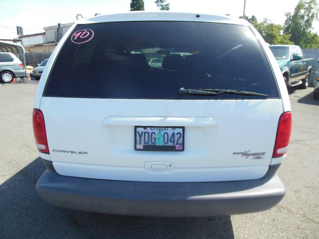 Chrysler Grand Voyager 2000 photo 11