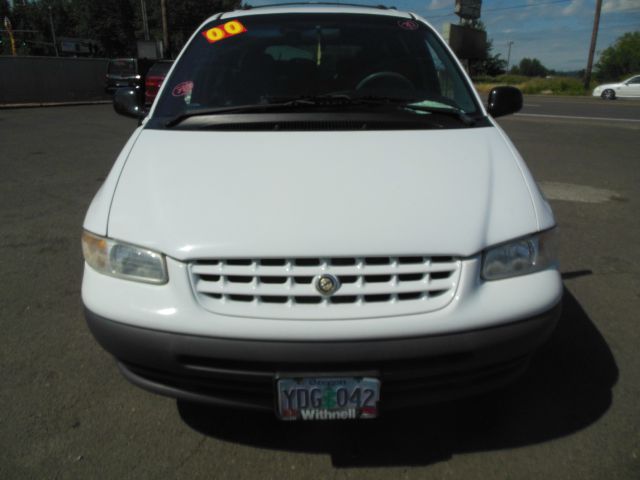 Chrysler Grand Voyager 2000 photo 12