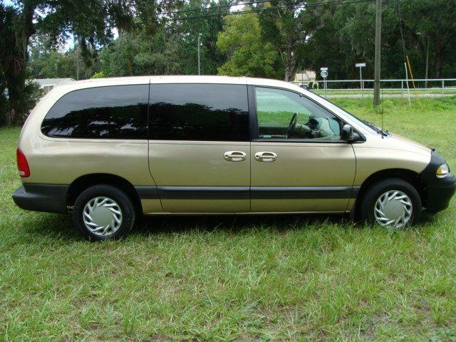 Chrysler Grand Voyager 2000 photo 2