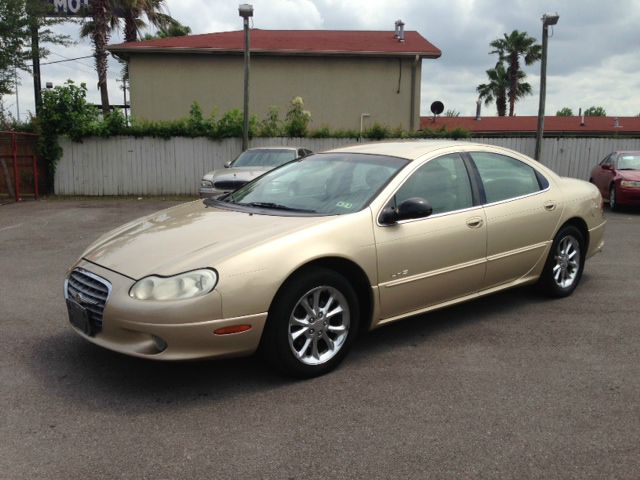 Chrysler LHS 2001 photo 2