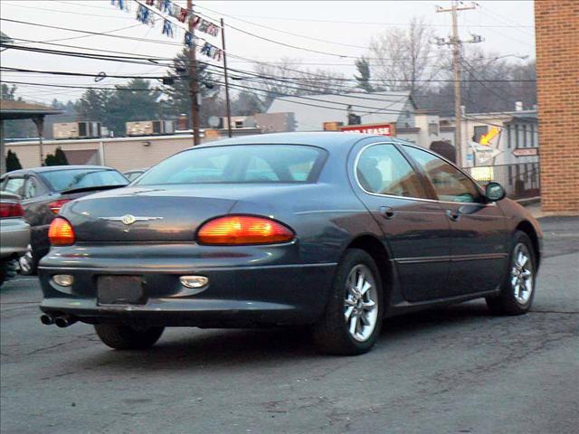 Chrysler LHS 2001 photo 2