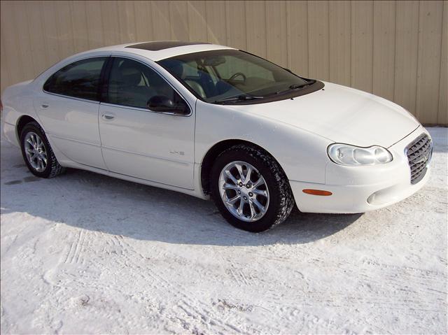 Chrysler LHS 2001 photo 1