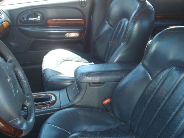 Chrysler LHS 2001 photo 1