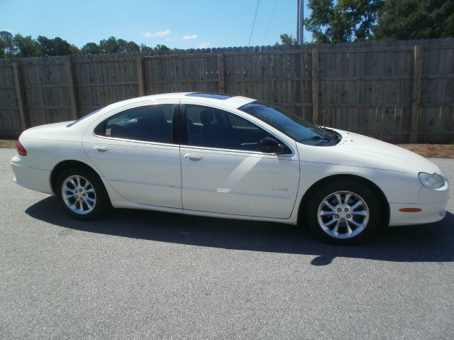 Chrysler LHS 2001 photo 1