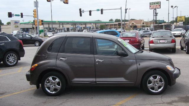 Chrysler PT Cruiser Base SUV