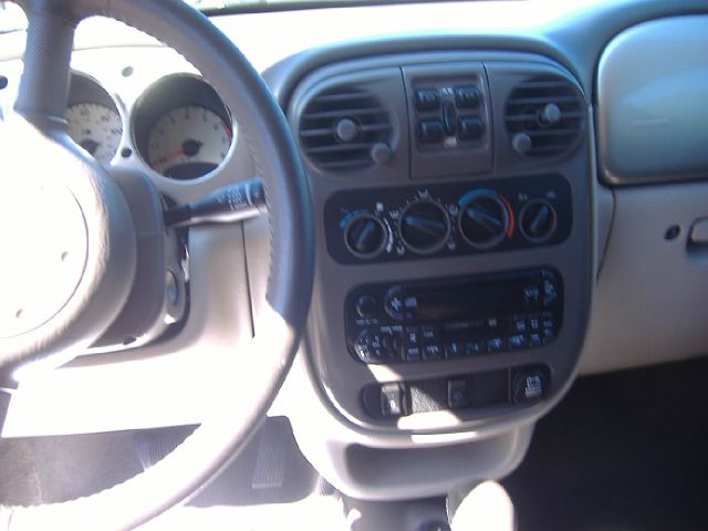 Chrysler PT Cruiser 2002 photo 2