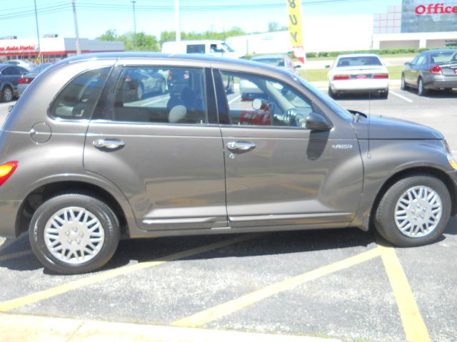 Chrysler PT Cruiser Base SUV