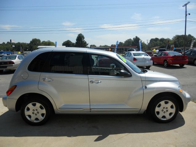 Chrysler PT Cruiser 2003 photo 2