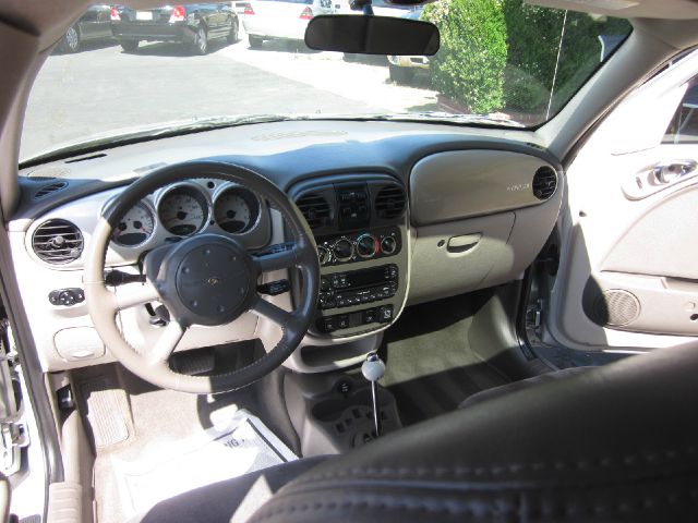 Chrysler PT Cruiser 2004 photo 2