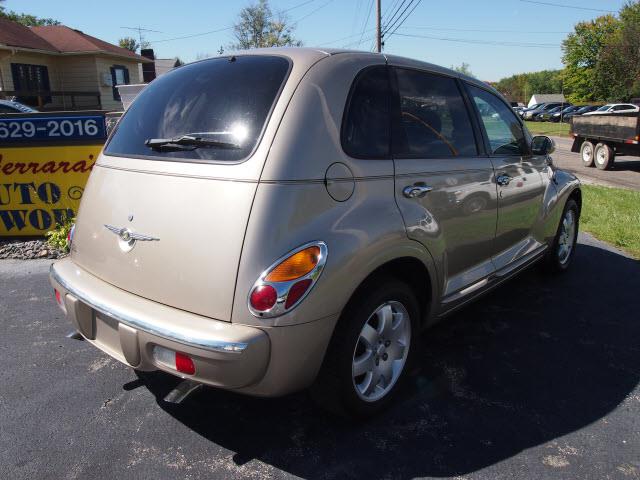 Chrysler PT Cruiser 2004 photo 2